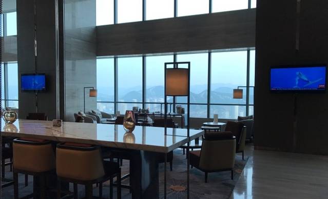 济南鲁能希尔顿酒店及公寓 济·大堂吧