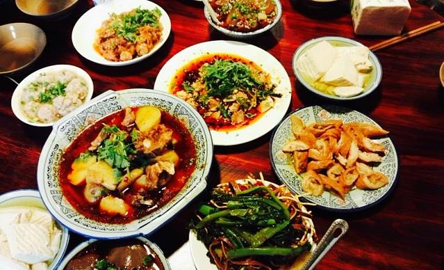 小方桌饭店(峨秀湖旅游度假区店)