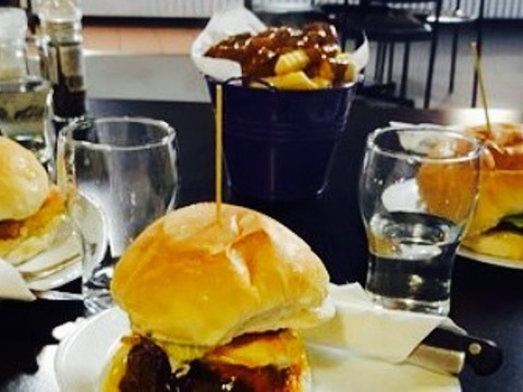 Tullah Village Cafe旅游景点图片