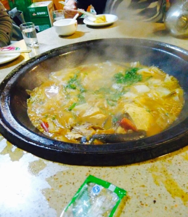 小巷子柴火炖笨鸡鱼