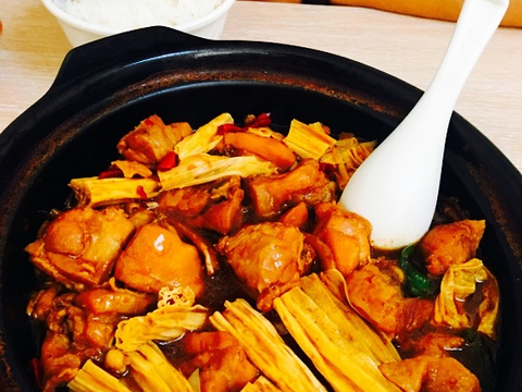 九群狼黄焖鸡米饭(东大西门店)
