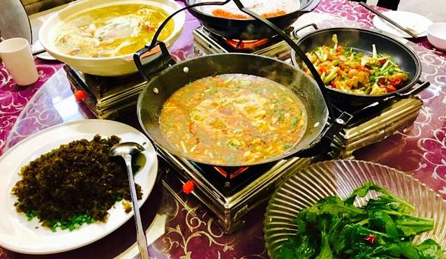 长城假日美食一刻钟餐厅