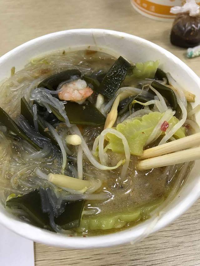 杨鑫丽酸笋面(六市店)