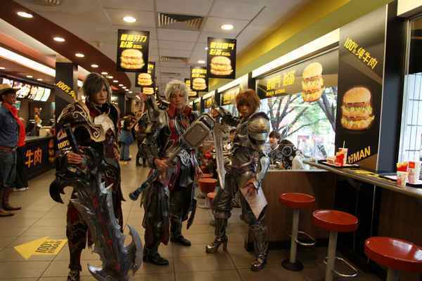 麦当劳(英雄广场店)