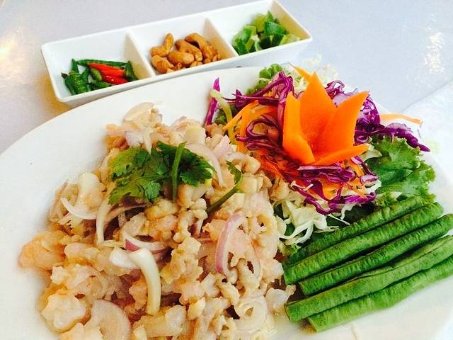 Kra Thon (Flying Chicken)