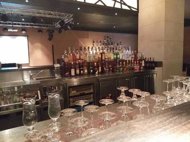 海南清水湾莱佛士酒店·Long Bar长乐酒吧