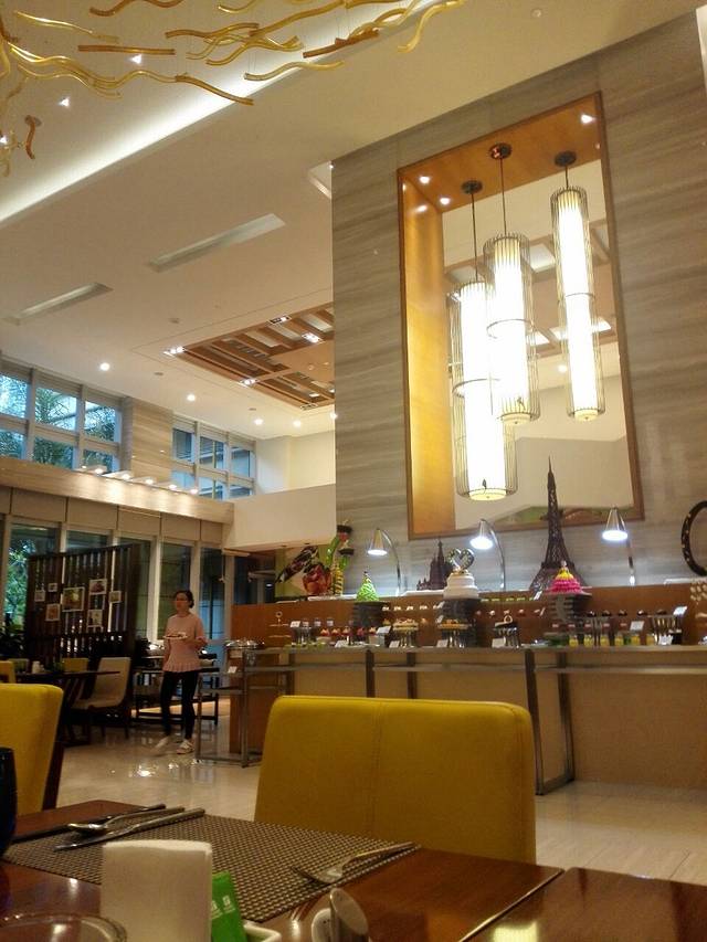 保利假日酒店月色西餐