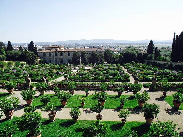 卡斯特洛别墅园