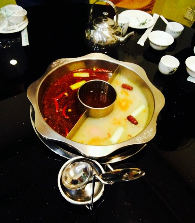 重庆巴渝人家老火锅(费县店)