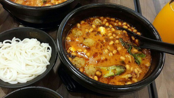 阿香米线(青岛顺和汇购物中心店)