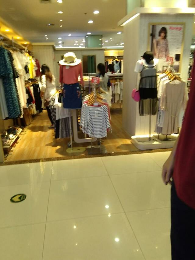 翠微百货(龙德店)