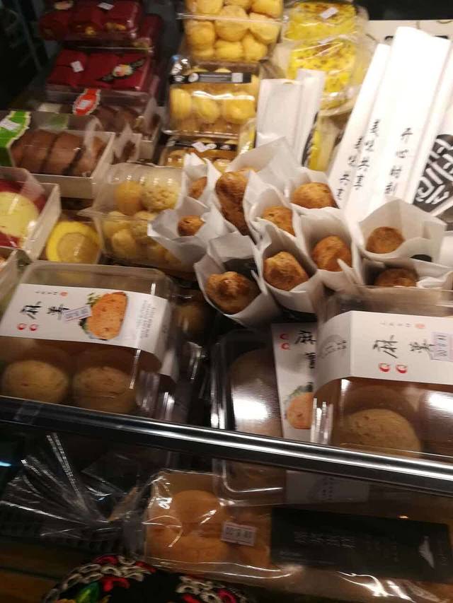 小草屋蛋糕手感烘焙(义桥店)