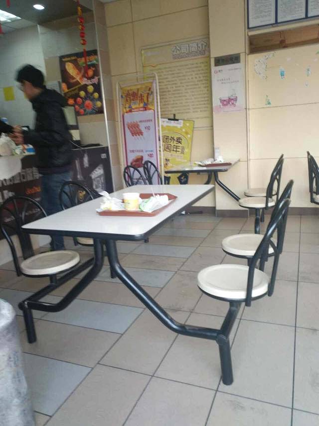 华莱士·全鸡汉堡(台州岩屿店)