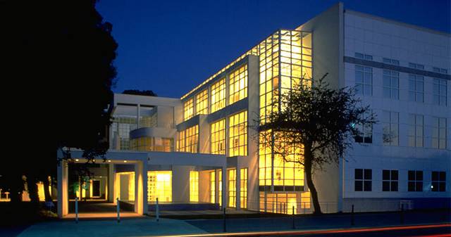 景点详情 科隆应用艺术博物馆(museum für angewandte kunst)建于