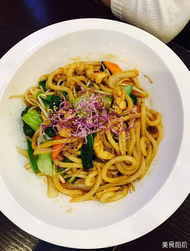 雪儿食屋(盛世商都店)