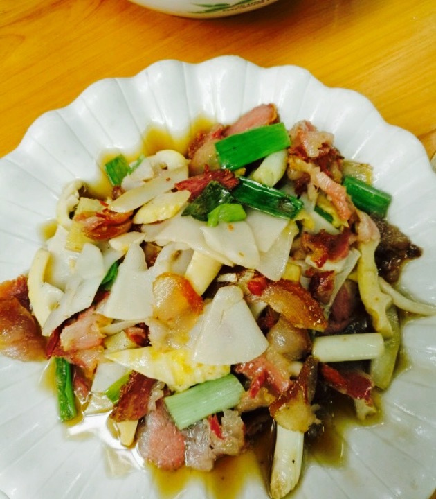 山村饭店.特色全竹宴