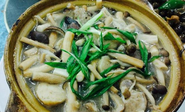 金霞河鲜野菜楼