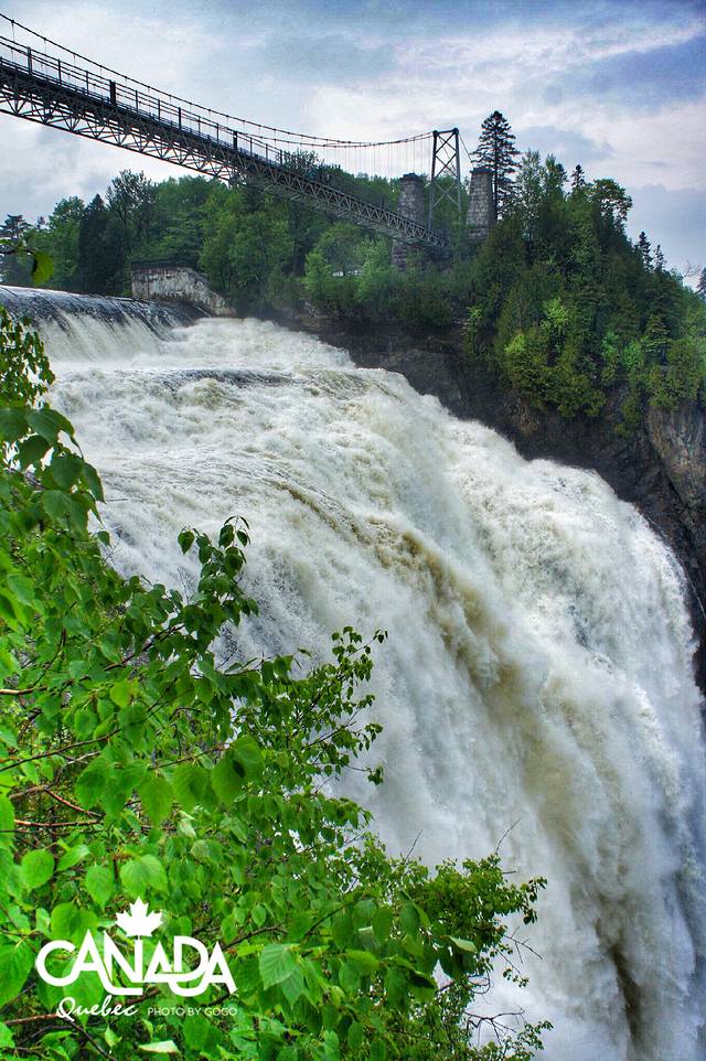蒙特伦西瀑布