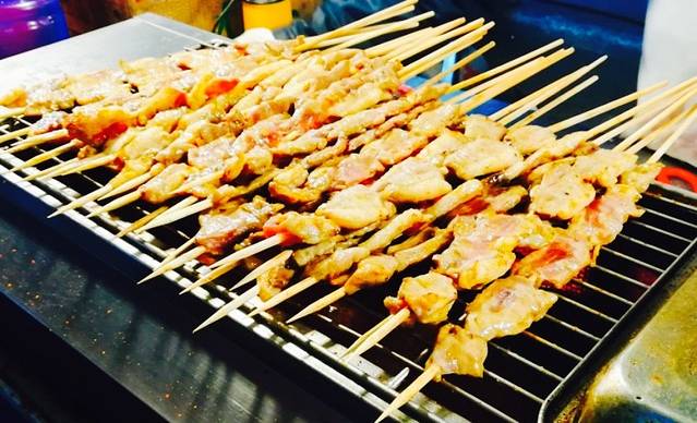 学府四道街夜市