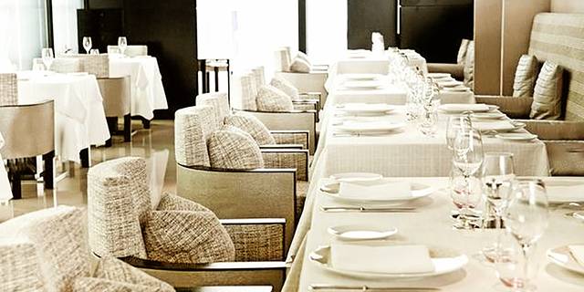 Beige Alain Ducasse Tokyo