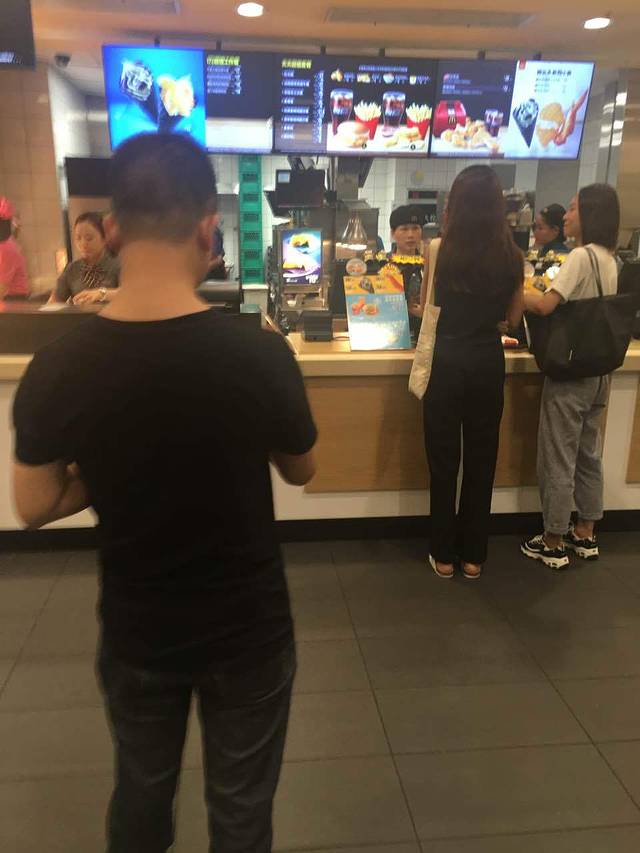 麦当劳甜品站(广州百信广场餐厅)