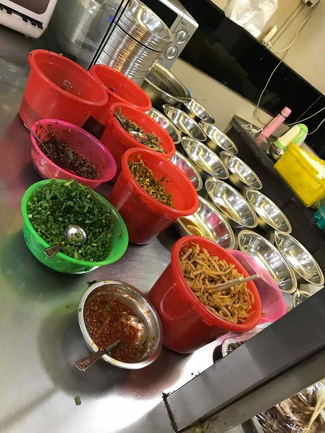 胖胖唐记猪脚粉(华展华园店)