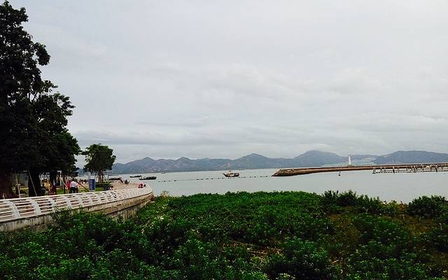 女娲滨海公园-女娲补天雕像