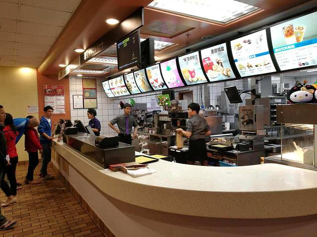 麦当劳(坪山店)