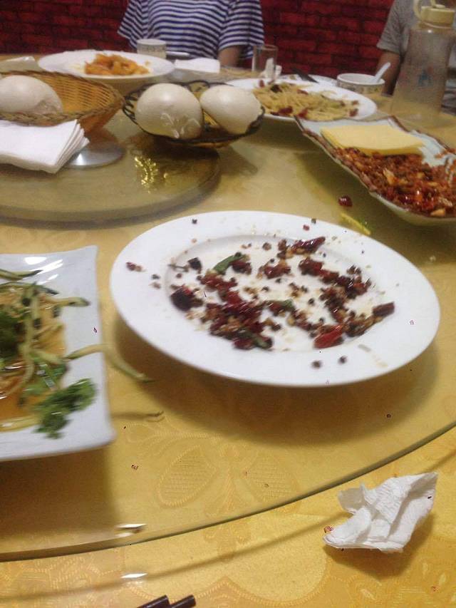 聚贤美食居总店