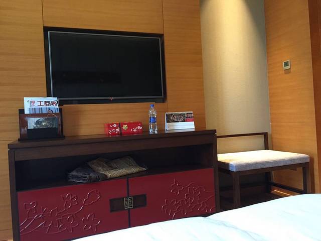 华邑酒店鲜艳全日自助餐厅