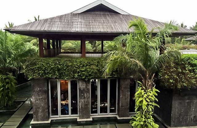 三亚珊瑚湾文华东方酒店·水榭海边自助餐厅