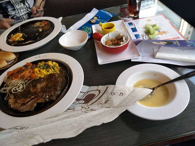 豪客来牛排(步行街店)