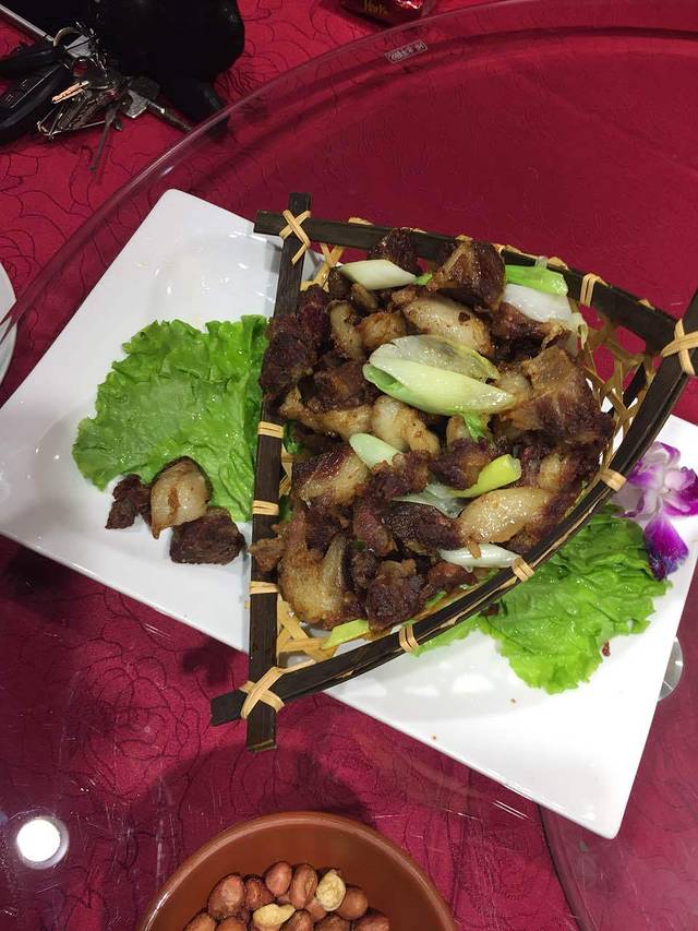 成吉思汗花园餐厅原生态坑烤炭火锅(达康路店)