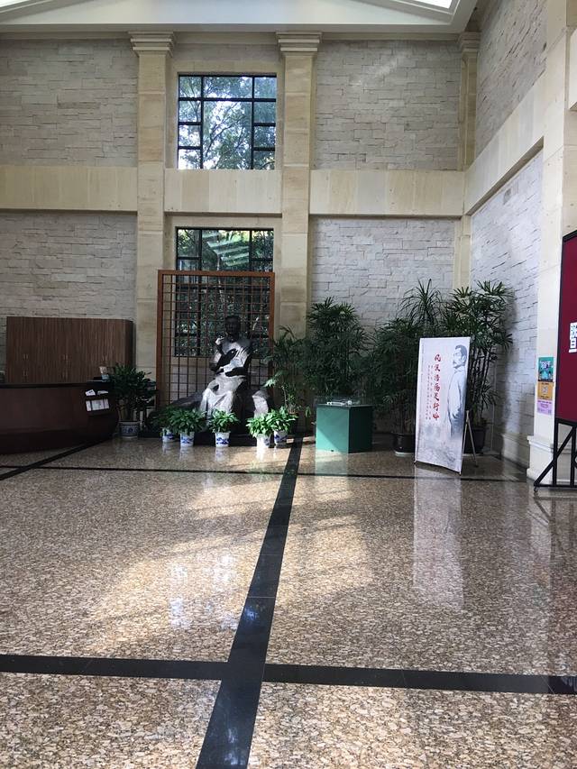 鲁迅公园-鲁迅铜像