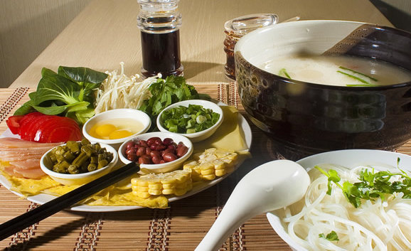 云石林过桥米线(初六食仓店)