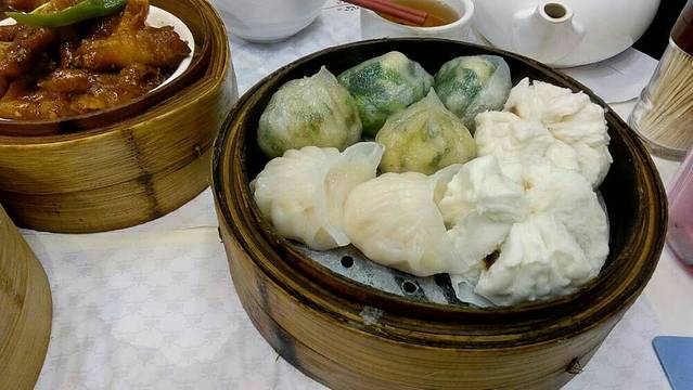 东哥笼仔蒸饭专门店