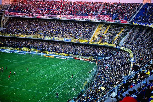 阿尔贝托·J·阿曼多体育场