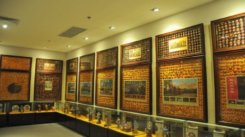 毛泽东像章珍藏馆