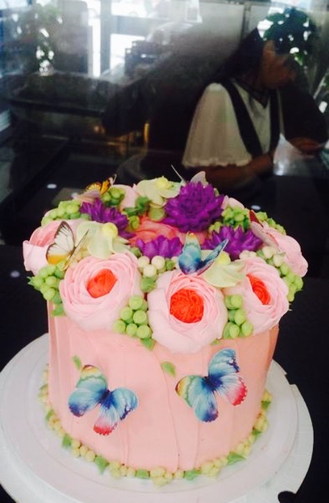 东兴蛋糕房(塔影街店)