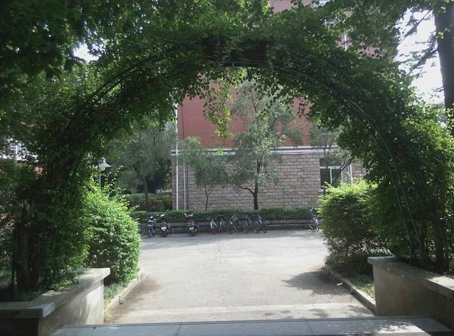 岭南师范学院(寸金校区)