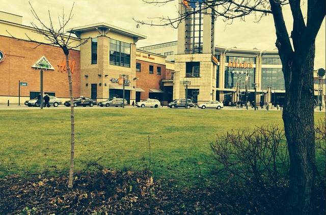 阿卡迪亚购物中心