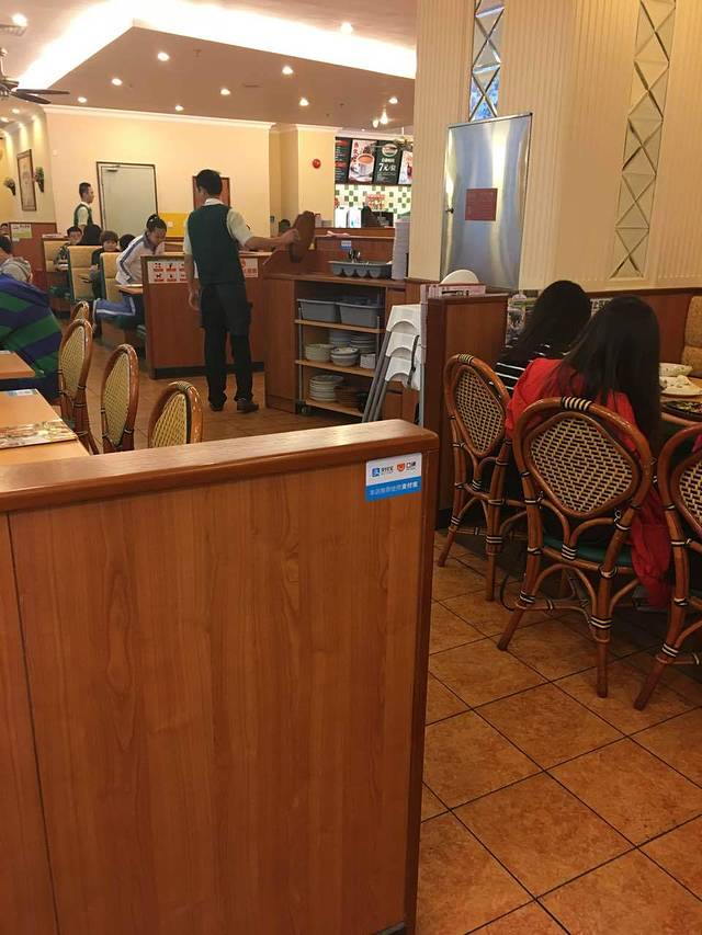 萨莉亚意式餐厅(广富百货店)