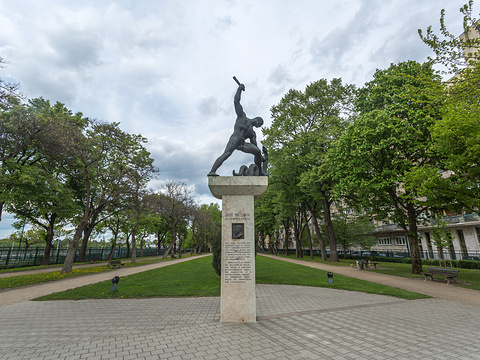 拉乌尔瓦伦贝格纪念公园