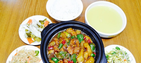 杨俊峰黄焖鸡米饭(固阳店)