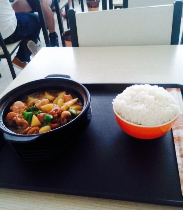 韦亮记黄焖鸡米饭(卧龙路店)