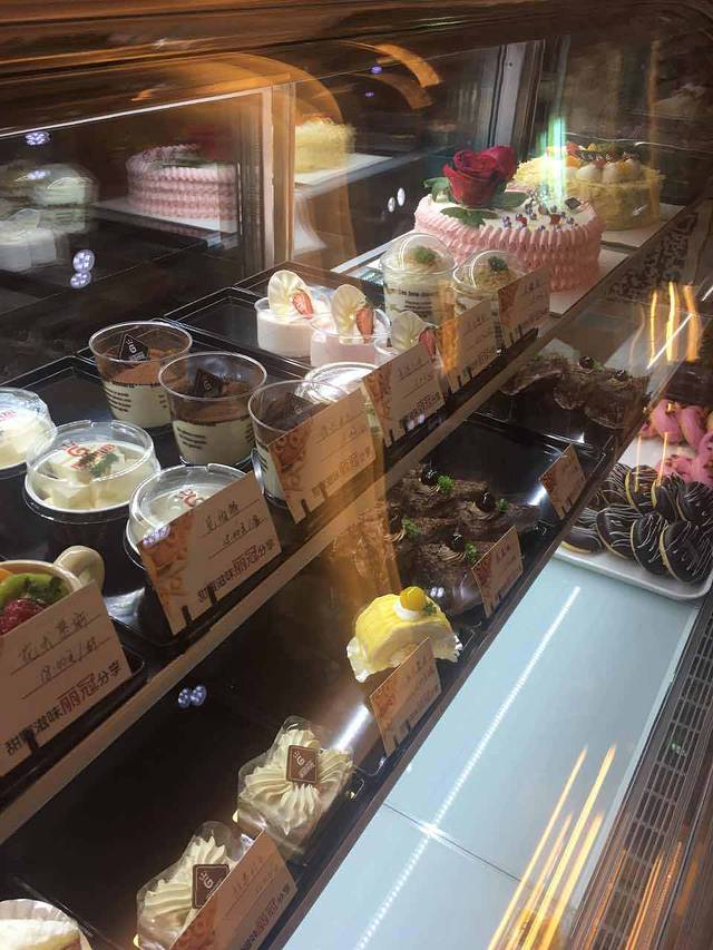 丽冠烘焙(千岛湖广场店)