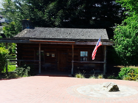 Job Carr Cabin Museum