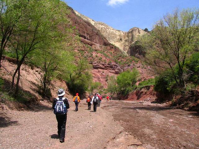玛纳斯河大峡谷