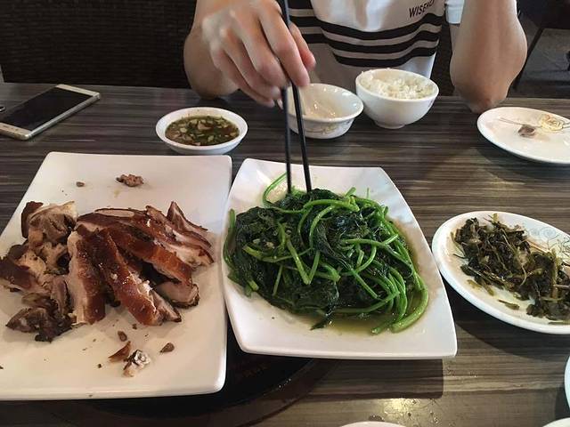 姐妹临高乳猪店(海垦路店)