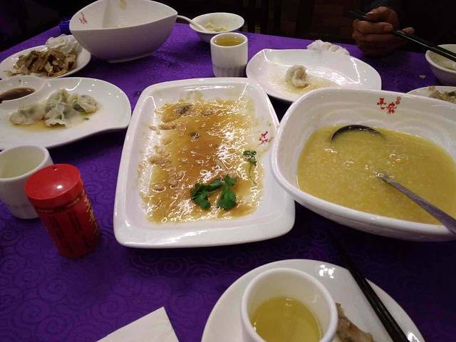 青青饺子馆(喜之登风情美食街店)